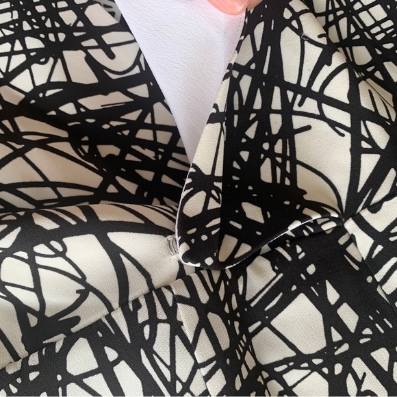 NWOT SportMax Graffiti Black & White Scribbled Writing Graphic Dress Peplum US 4 - Picture 6 of 9